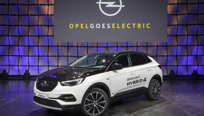 2019 opel goes electric grandland x hybrid4 507081 - Opel News