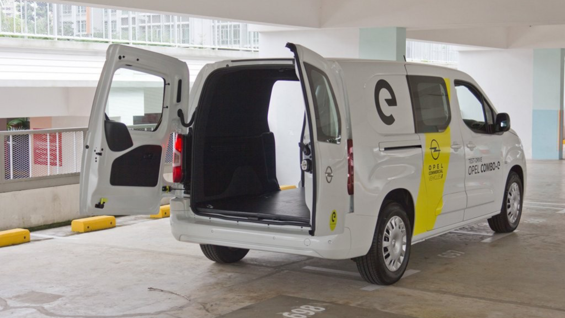 SG CarMart Reviews: Opel Combo-e, Your Reliable Workday Companion combo e cargo space - SG CarMart Reviews: Opel Combo-e, Your Reliable Workday Companion