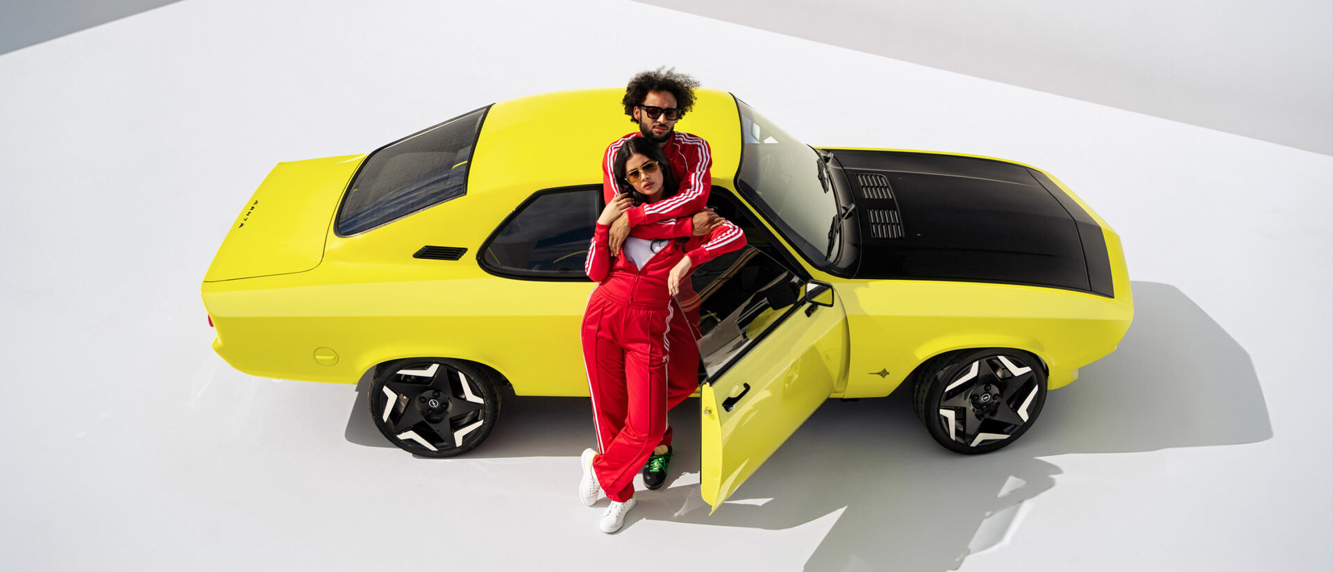 Manta GSe ElektroMOD opel manta gse exterior back 21x9 515568 scaled - Manta GSe ElektroMOD