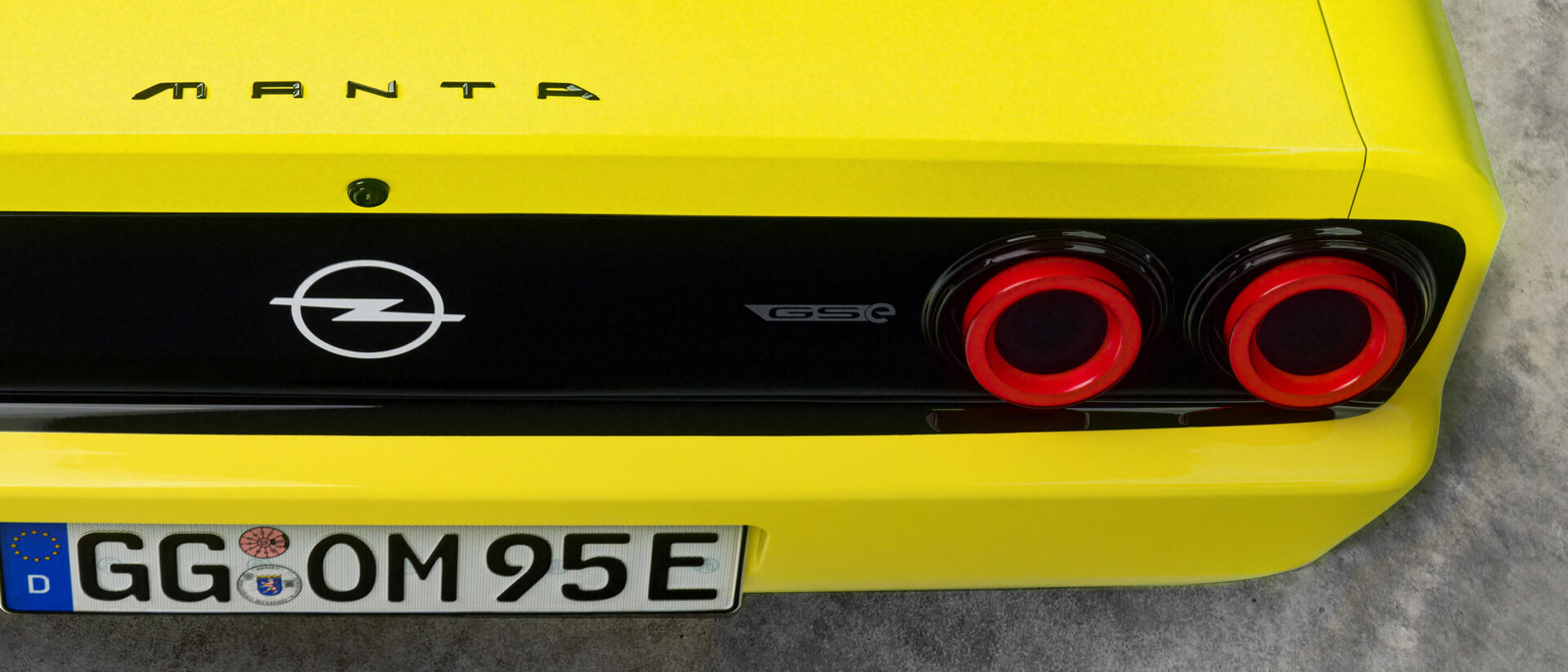 Manta GSe ElektroMOD opel manta gse exterior back detail 21x9 515571 scaled - Manta GSe ElektroMOD