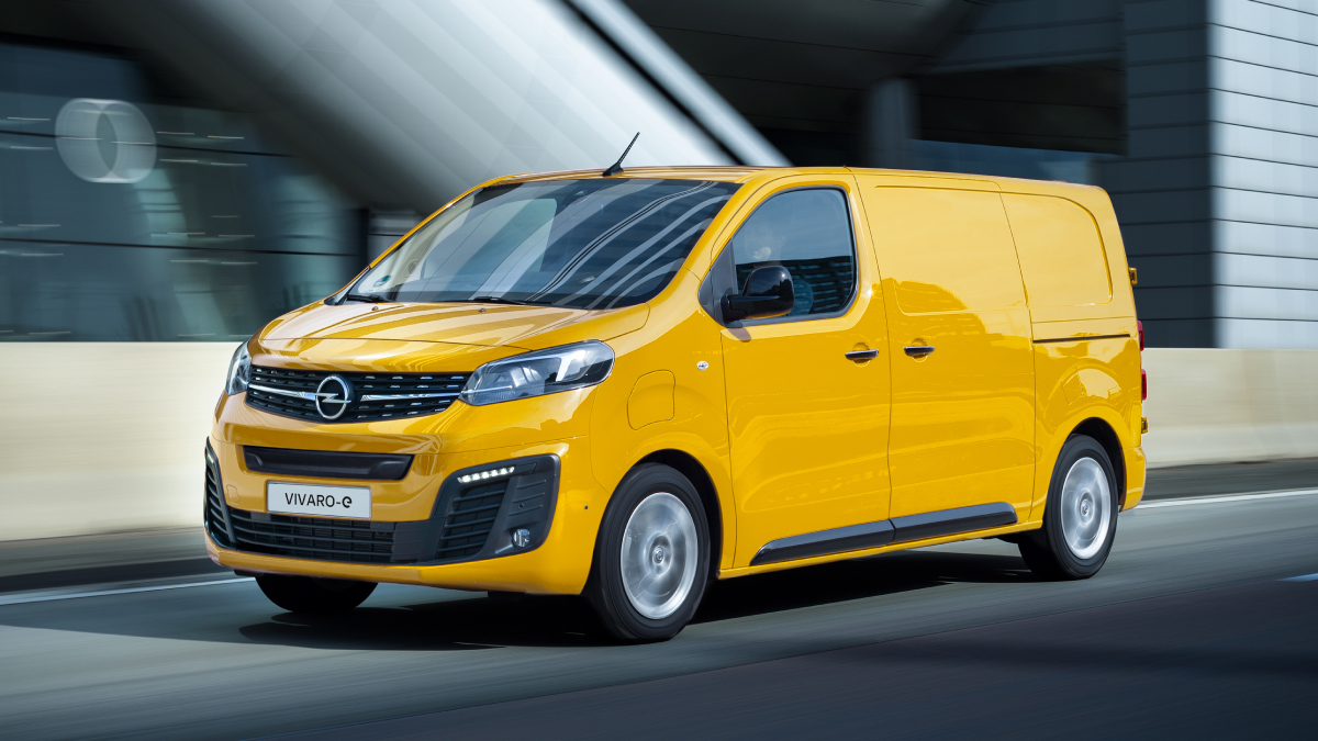 vivaro e highway driving - Combo-e vs Vivaro-e? Choose the right e-van for your business