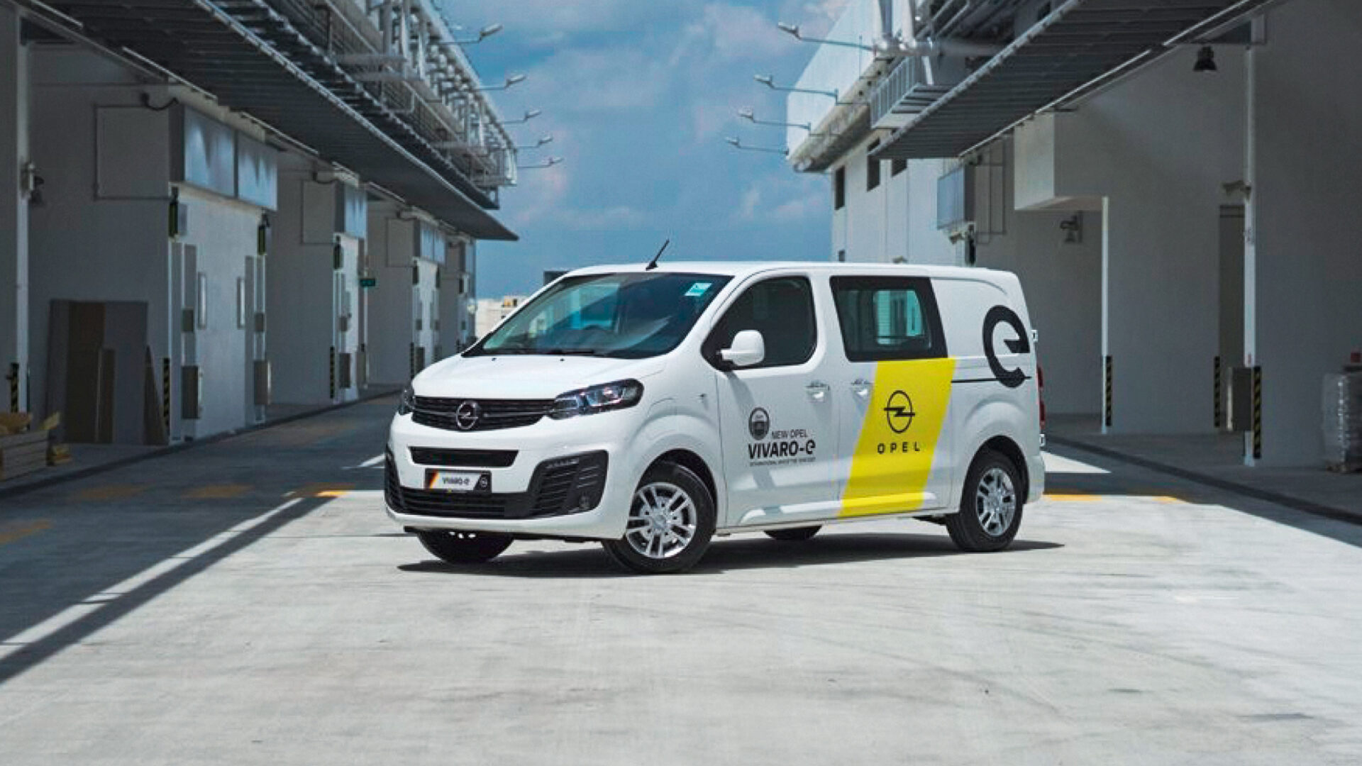 vivaro e review by sgcarmart - Opel News